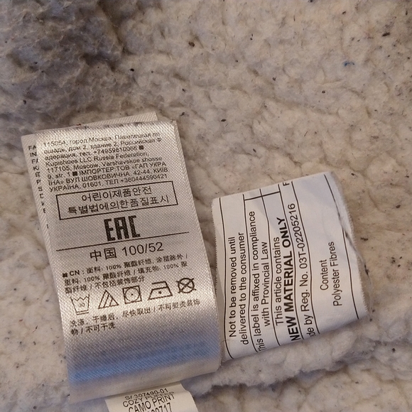 3T gap girl puffer jacket green army camon with pink stars and trim - Picture 6 of 7